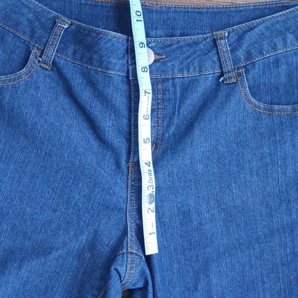 Faded Glory women's Bermuda jean shorts size 10 - Picture 4 of 7